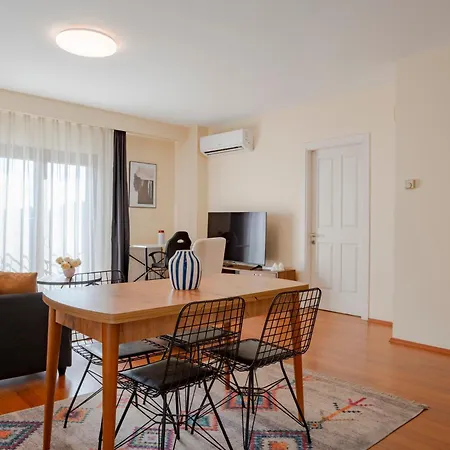 Апартаменты Spacious 1-bedroom With Bosphorus View Стамбул