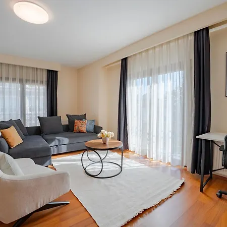 Spacious 1-bedroom With Bosphorus View *