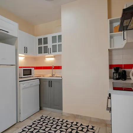 Spacious 1-bedroom With Bosphorus View Apartment Istanbul