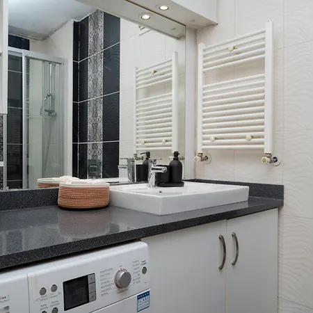 Spacious 1-bedroom With Bosphorus View Appartement