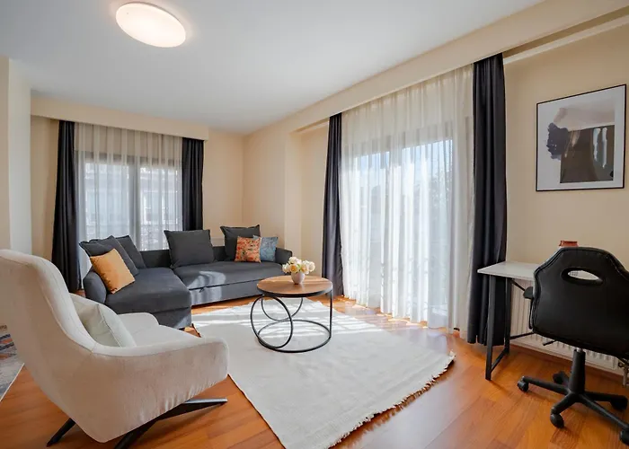 Spacious 1-bedroom With Bosphorus View *