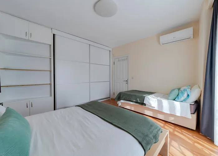 Spacious 1-bedroom With Bosphorus View *